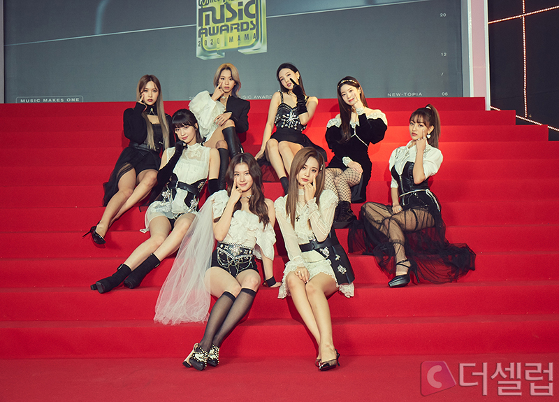 <b>트와이스</b>, (여자)아이들·르세라핌 꺾고 <b>걸그룹 브랜드평판</b> 1위