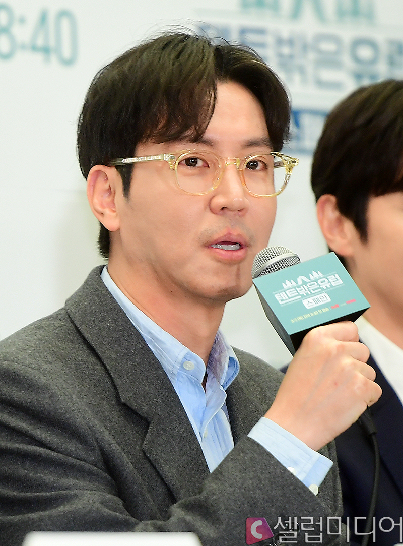 <b>최원영</b>, 호두앤유와 <b>전속계약</b> 체결...<b>김혜수</b>·신하균과 한솥밥[공식]