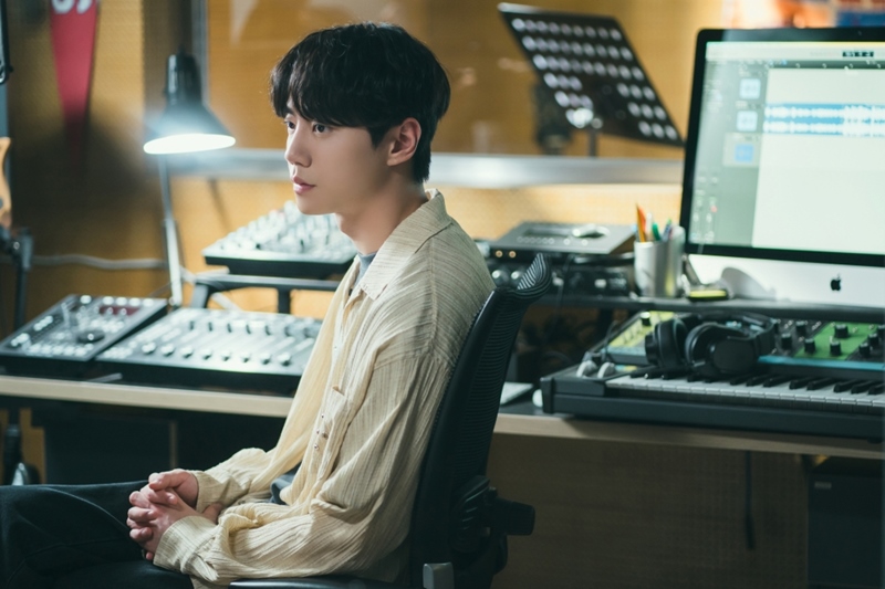 <b>이준영</b>, '<b>멜로무비</b>' <b>OST</b> 직접 불렀다…'언더 선셋' 발매