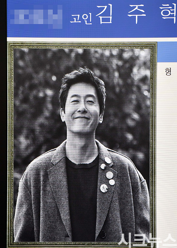 ͺ ������