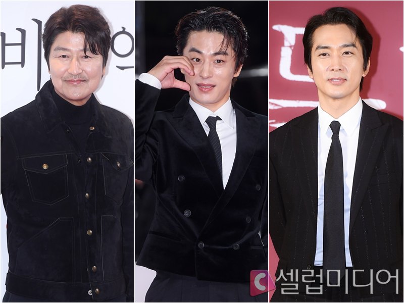 �������