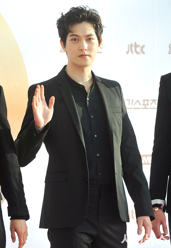 '정준영 단톡방' <b>이종현</b>, 돌연 <b>이혼</b> 고백? "<b>씨엔블루</b> 떠난 뒤 가정꾸렸...