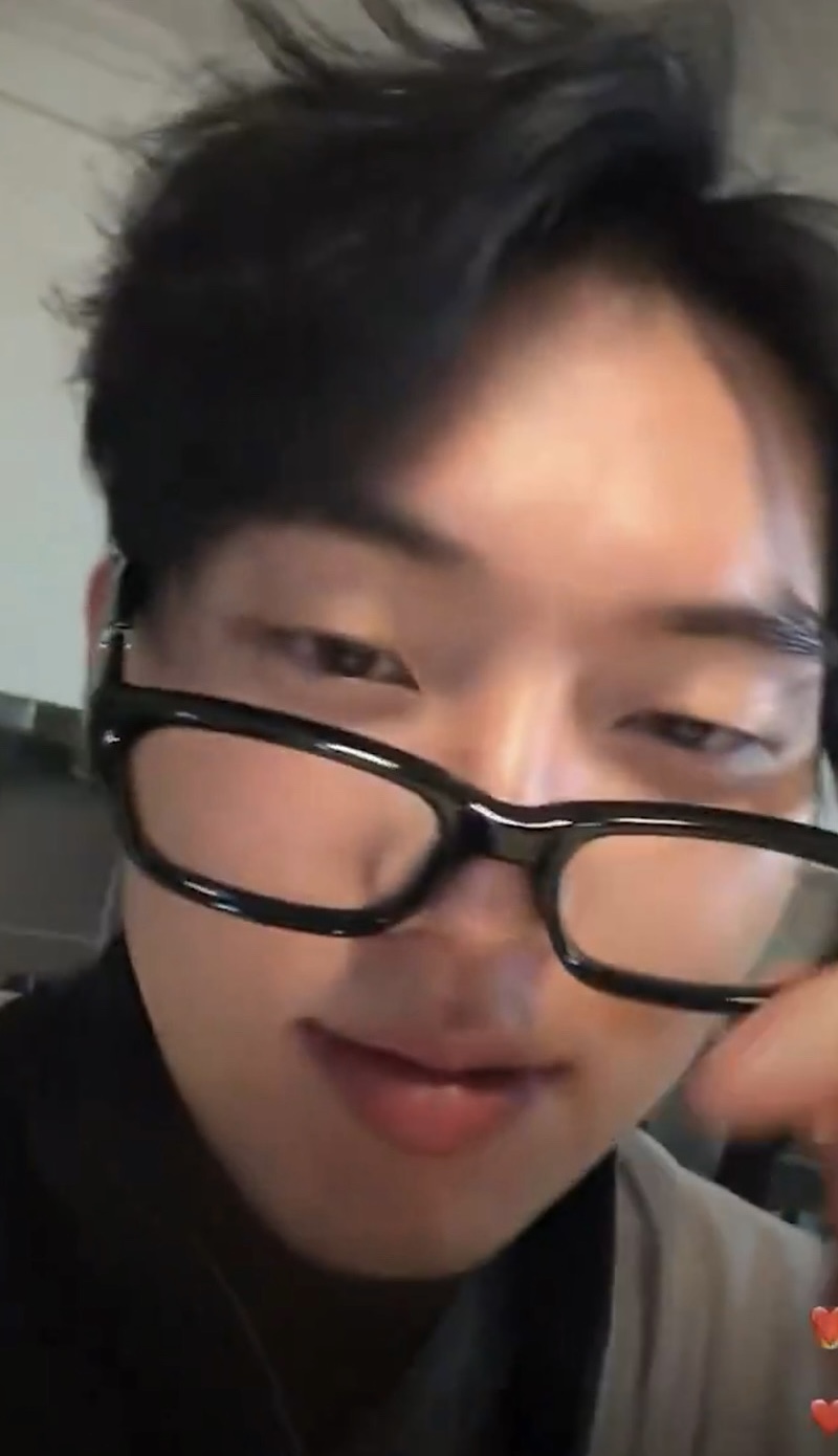 <b>최현욱</b>, <b>만취</b> 상태로 <b>라이브</b> 방송? 외모 셀프 디스까지[셀럽톡]