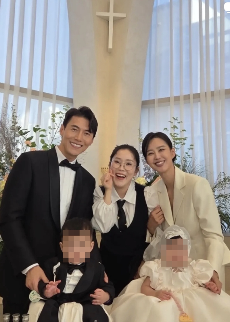 '10억 CEO' 지소연♥송재희, 루프탑서 쌍둥이 첫돌 잔치[셀럽샷]