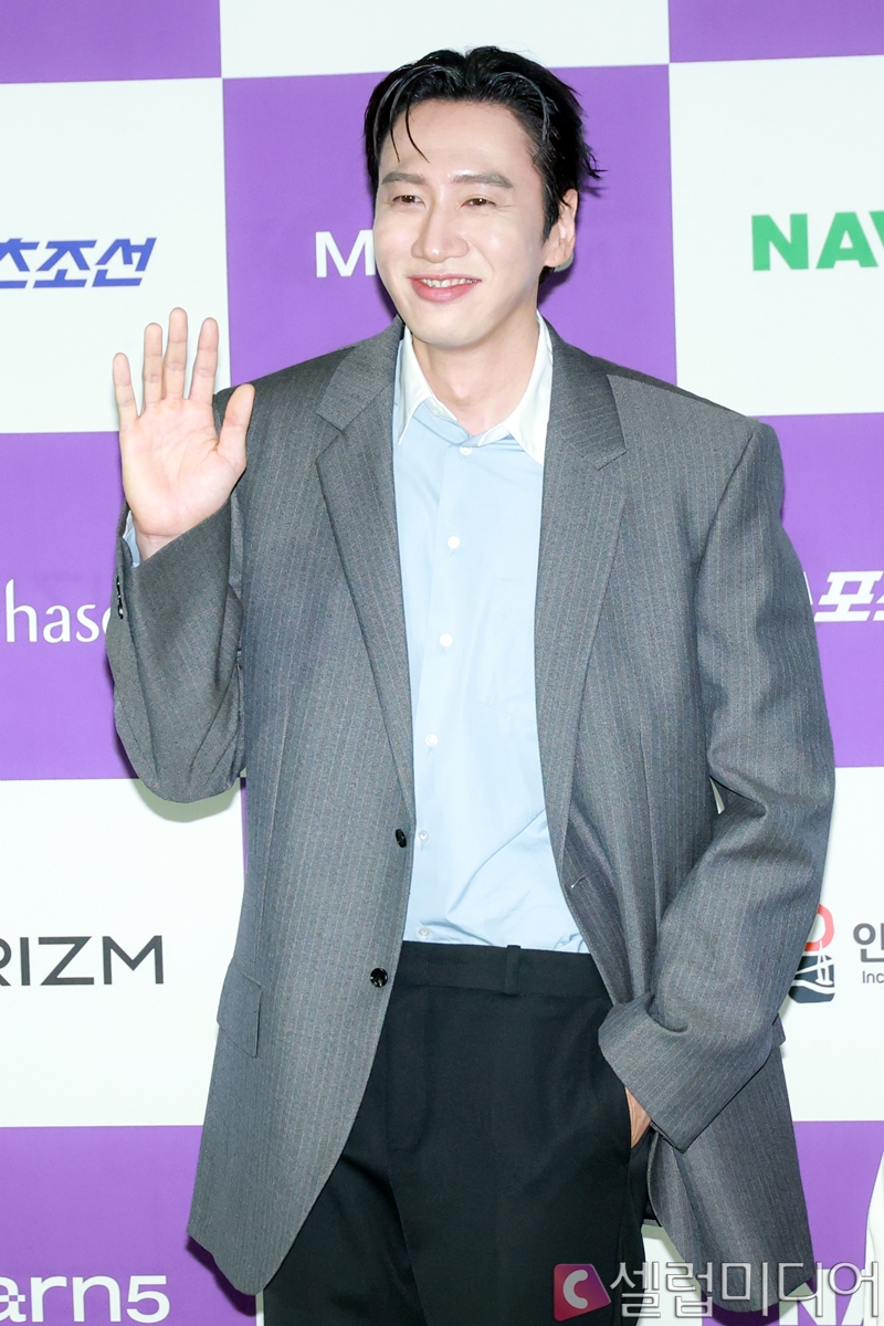 <b>이광수</b>, 웃수저 달란트 또 터졌다…<b>버블</b> 시작부터 ‘소통 과몰입’ 화제...